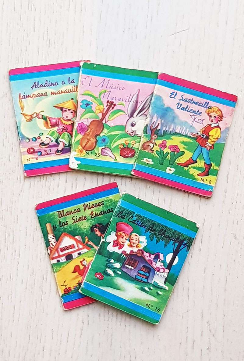 Lote 5 mini-cuentos: EL MÚSICO MARAVILLOSO + EL SASTRECILLO VALIENTE + ALADINO Y LA LÁMPARA MARAVILLOSA + BLANCANIEVES Y LOS SIETE ENANOS + LA CASITA DE CHOCOLATE (Ed. Fher, 1970)